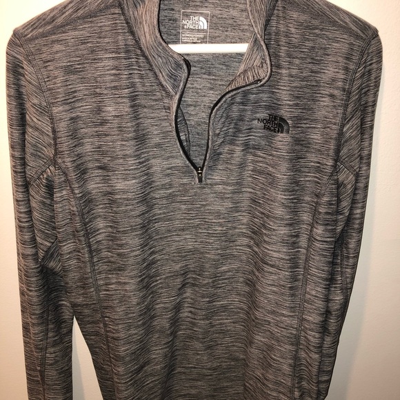 North Face women shirt , grey color size L - Picture 4 of 4